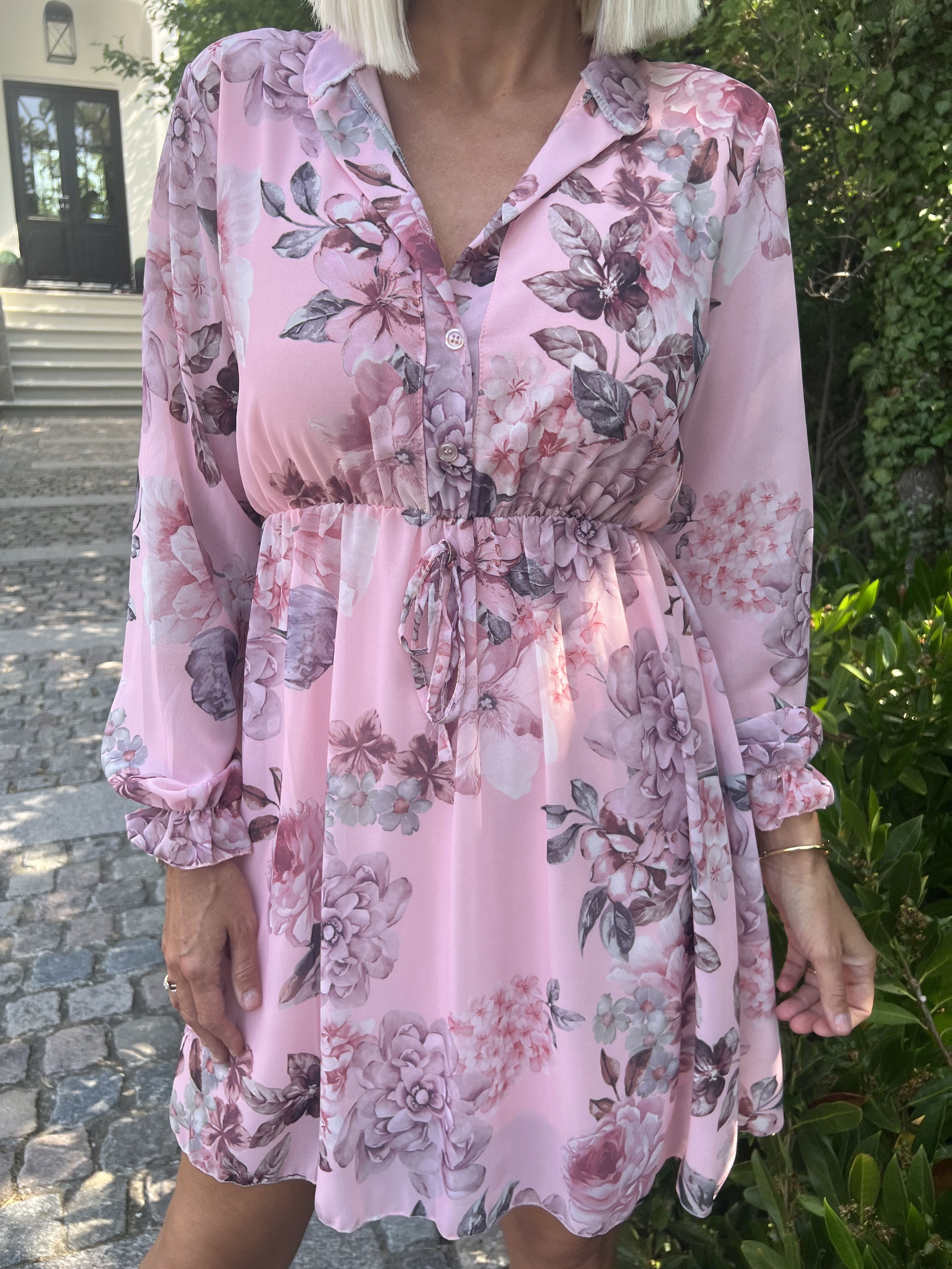 Caramella - Söt sommarklänning i chiffong med blommönster - White